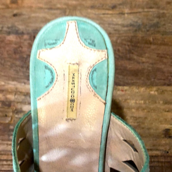 MaxSudio 4” Ankle Strap Heel - Picture 7 of 8